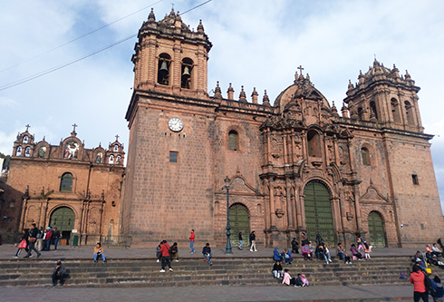 ITINERARIOS-PER-Cusco-PlazaDeArmas-Kathedrale2-LR_PetraZ