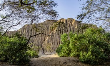 Eine Pyramide im archäologischen Komplex Tucume