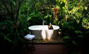 Die Badewanne der Tambopata Research Center Lodge inmitten des Dschungels