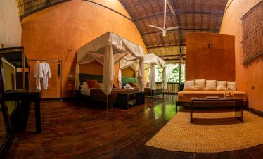 Eine luxuriöse Suite der Tambopata Research Center Lodge