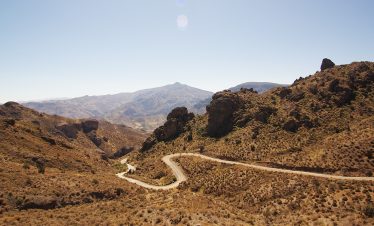 Eine kurvenreiche Strasse