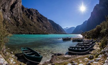 Boote an der Lagune Llanganuco bei Huaraz
