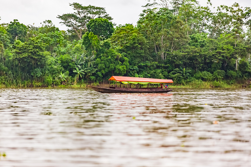 Das Exkursionsboot der Treehouse Lodge in Iquitos