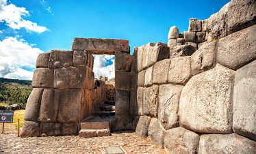Ein Tor zur Inkastätte Sacsayhuaman bei Cusco